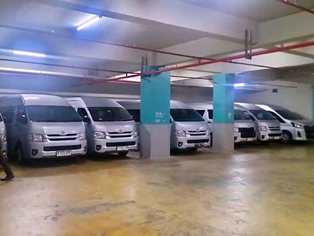 Sewa Toyota Hiace Caringin