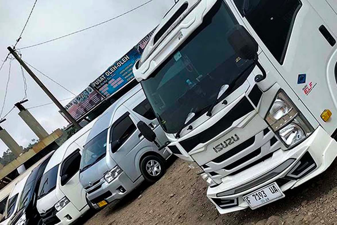 Sewa Toyota Hiace Depok