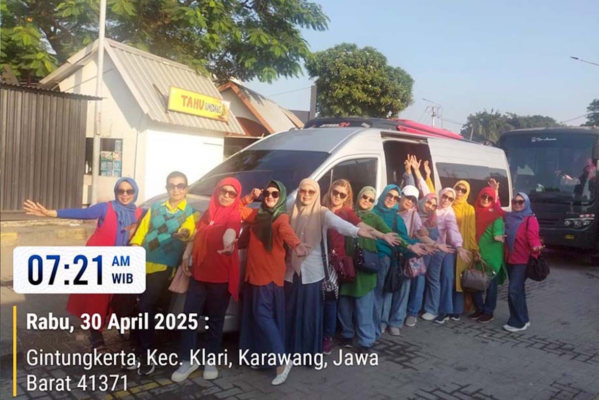 Sewa Toyota Hiace Caringin
